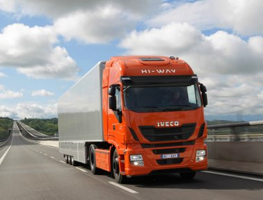 Φάρσαλα: Διαρρήκτες παράτησαν κλεμμένο φορτηγό γεμάτο κλοπιμαία